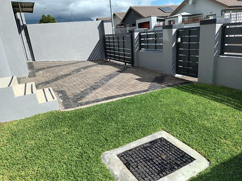 2 Bedroom Property for Sale in Groenheuwel Western Cape